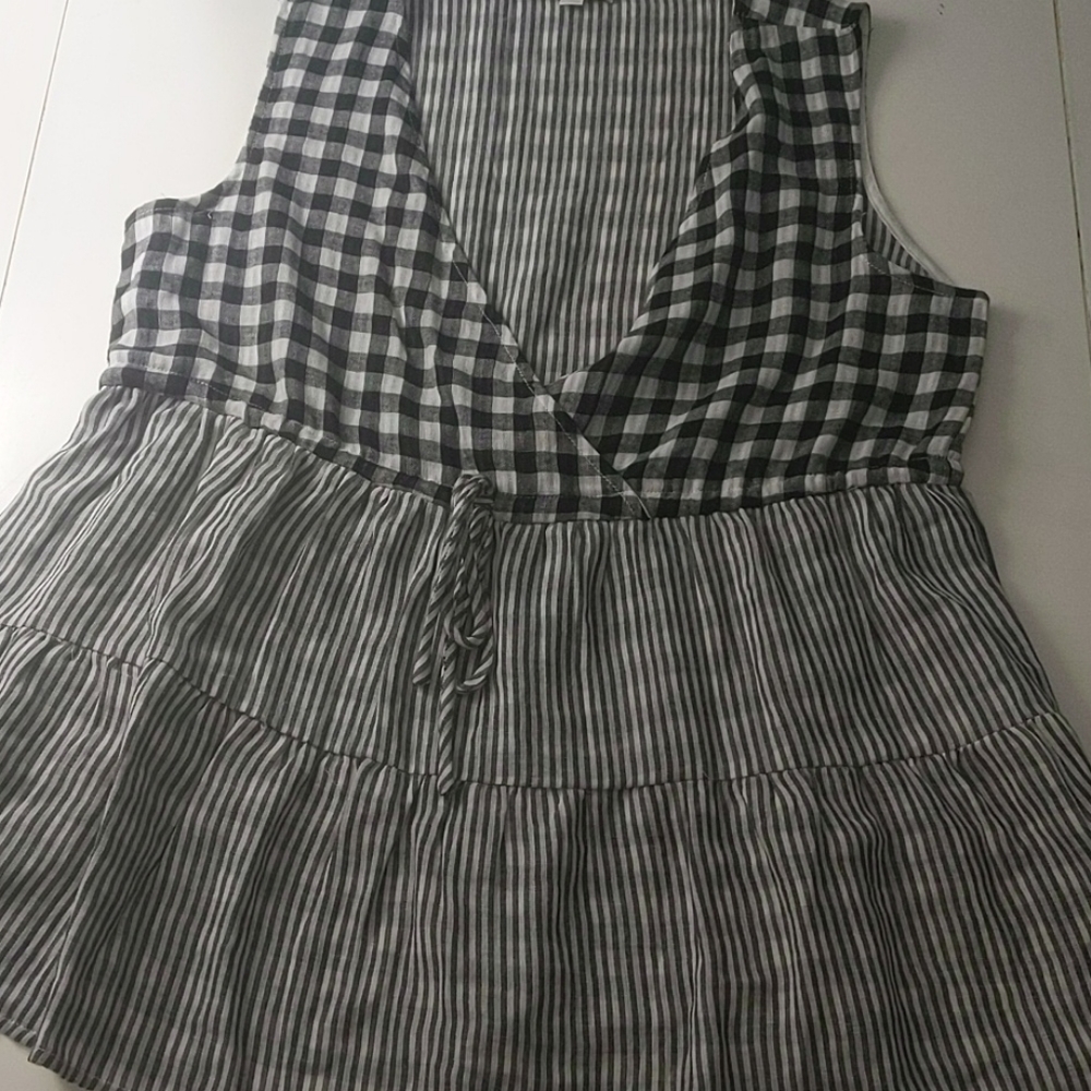 Never worn weekend tank